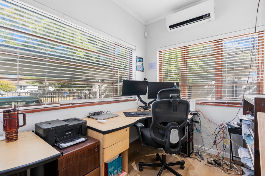 3 Bedroom Property for Sale in Pinelands Western Cape